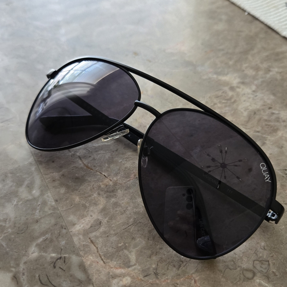 Quay Vivienne sunglasses